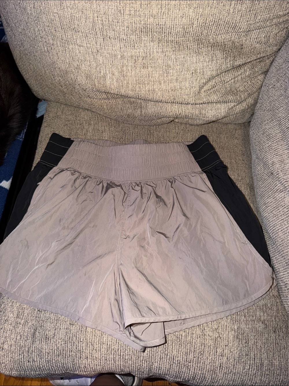 Women’s Yogalicious Active Shorts in Taupe and Black size XL with Zip pockets